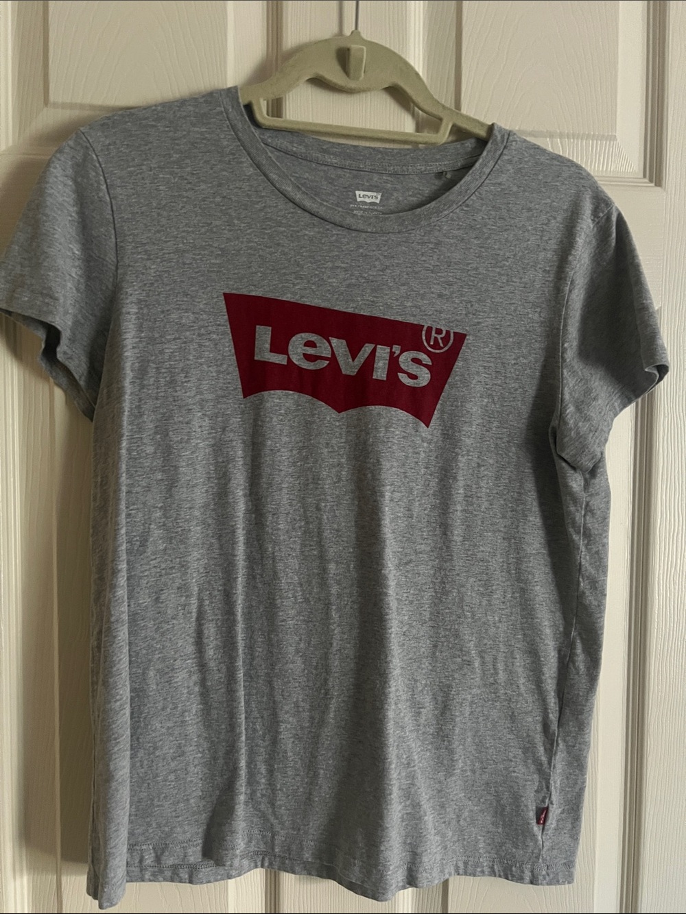 Levi's Heather Gray T-Shirt with Red Logo